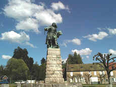 Statue de Vauban par Guillot sur la place de Saint Lger Vauban